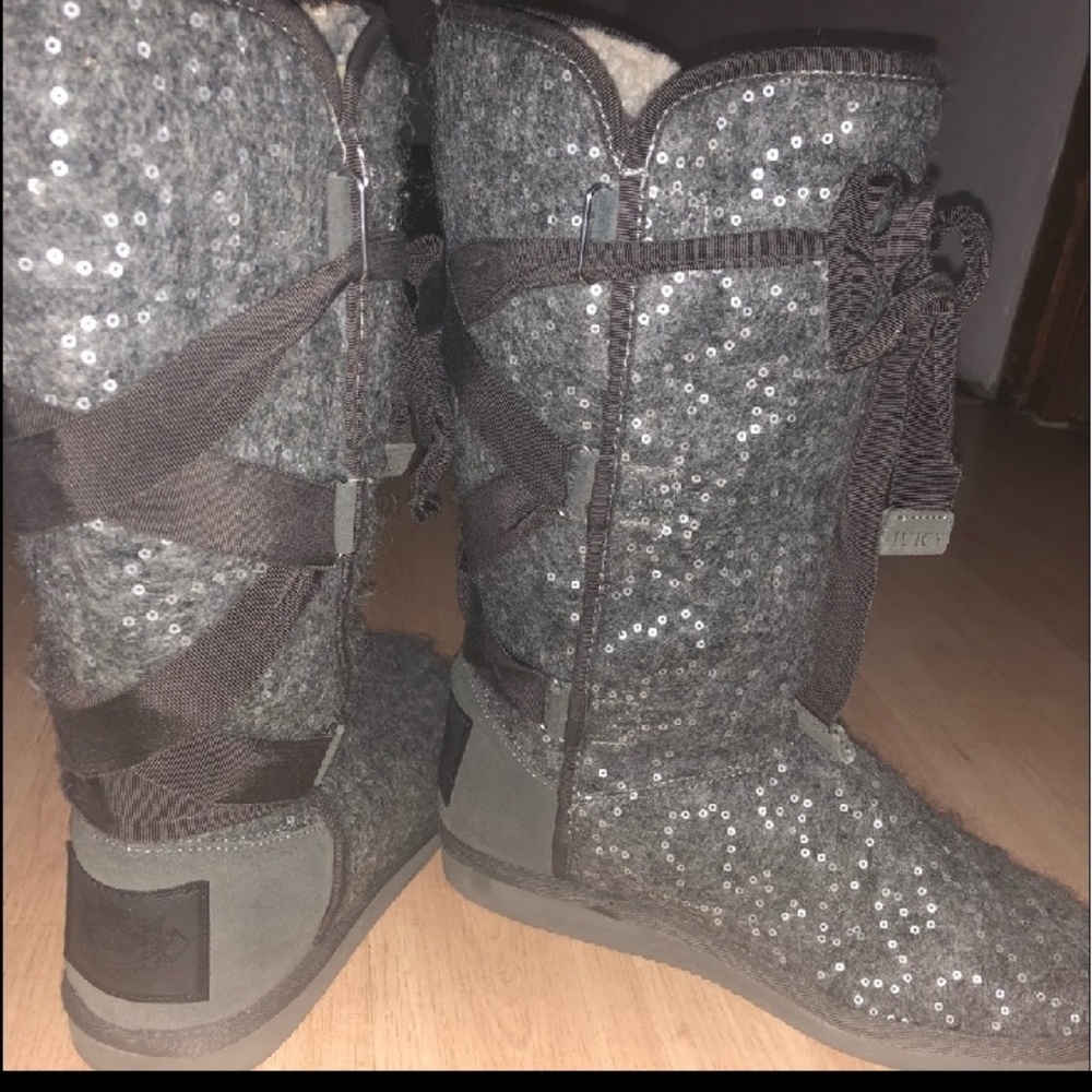 Juicey fur lined grey boots
